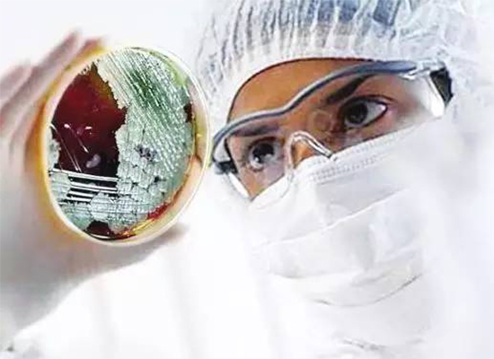 新冠疫情持續(xù)燃燒，更多醫(yī)療實(shí)驗(yàn)機(jī)構(gòu)啟用全自動(dòng)洗瓶機(jī)